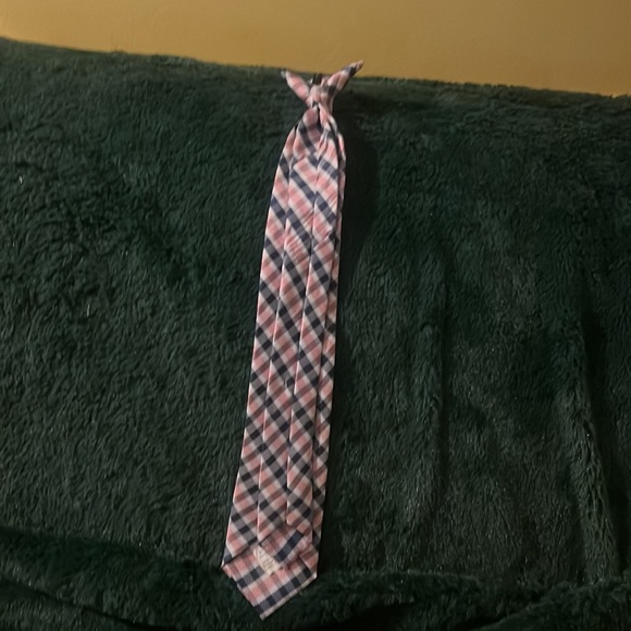 A boys clip on tie navy/ gold great condition - Picture 2 of 2